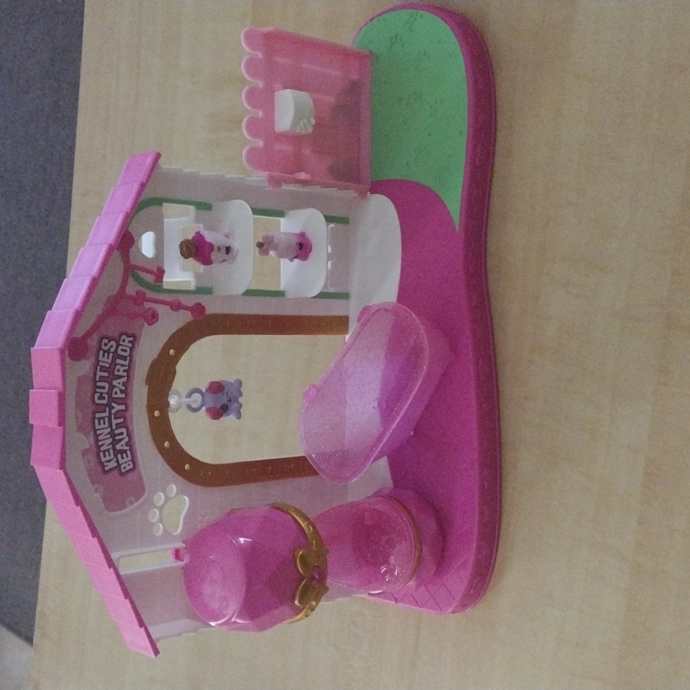 Shopkins kennel cuties beauty parlor